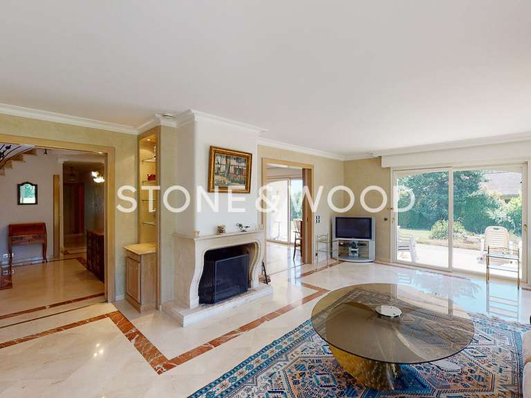 House Thoiry - 4 bedrooms - 287m²