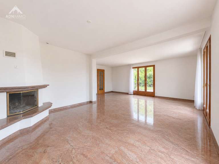 Maison Thoiry - 4 chambres - 175m²