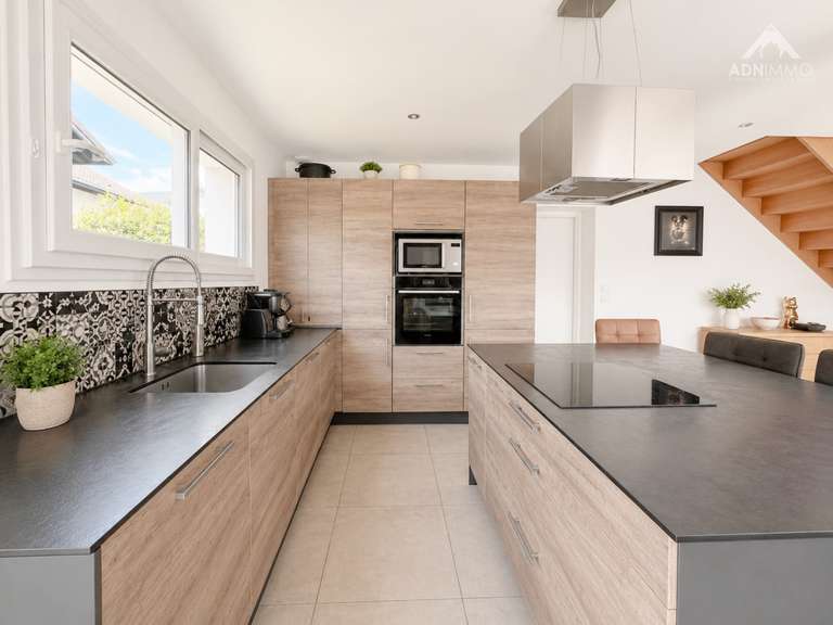 Maison Thoiry - 4 chambres - 130m²