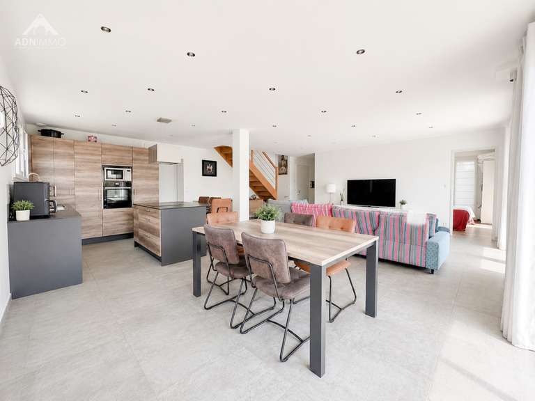 Maison Thoiry - 4 chambres - 130m²