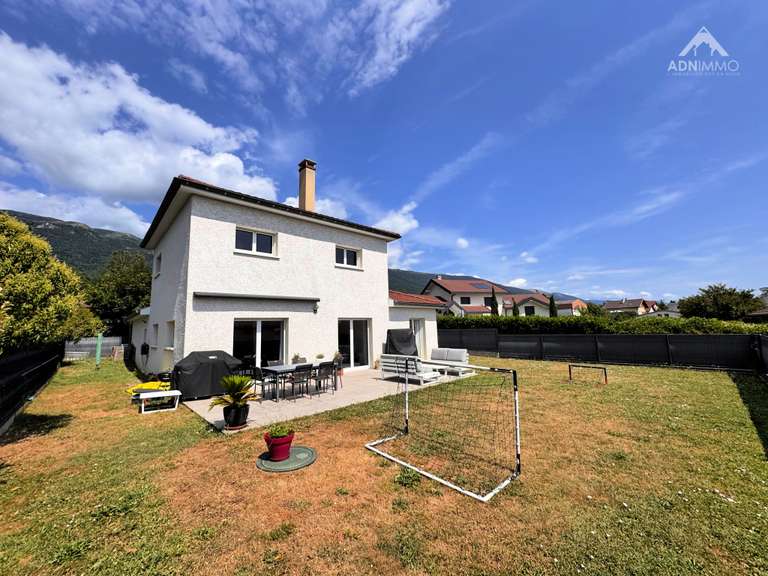 Maison Thoiry - 4 chambres - 130m²
