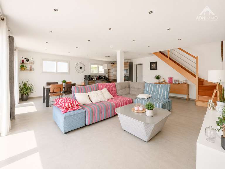 Maison Thoiry - 4 chambres - 130m²