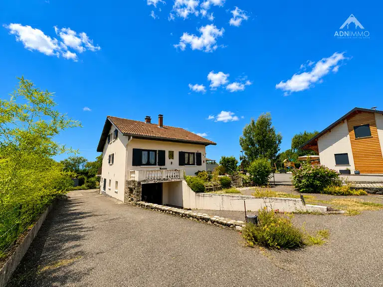 Maison Thoiry - 3 chambres - 151m²