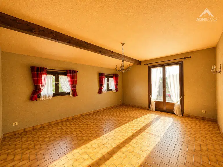 Maison Thoiry - 3 chambres - 151m²