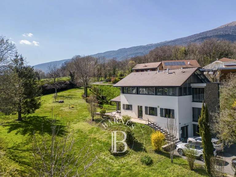 Villa Thoiry - 4 bedrooms - 281m²