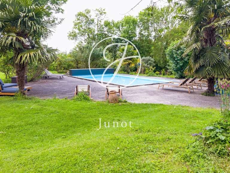Moulin Thoiry - 12 chambres - 571m²