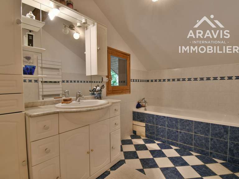 Maison Thônes - 4 chambres - 234m²