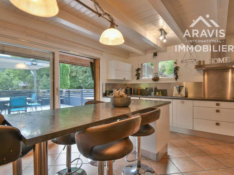 Maison Thônes - 4 chambres - 234m²