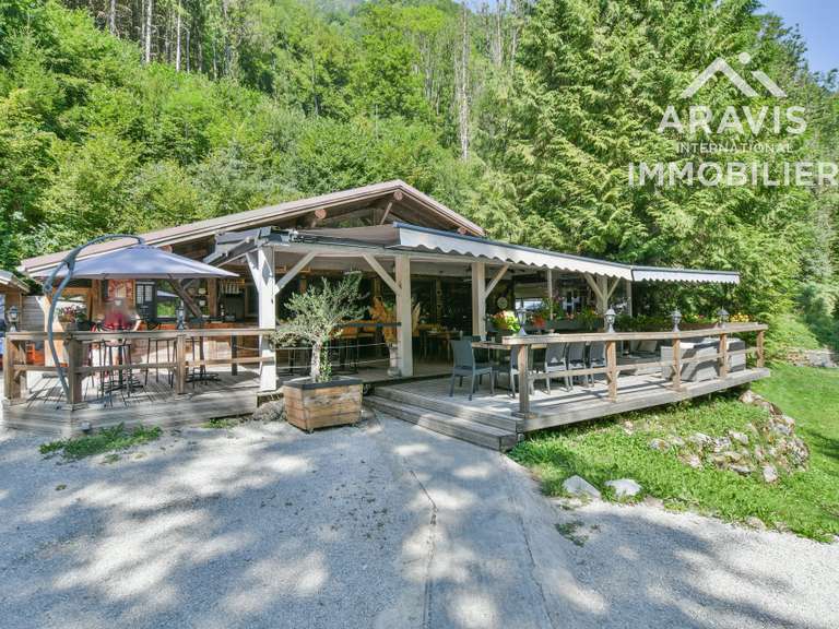 Maison Thônes - 4 chambres - 234m²