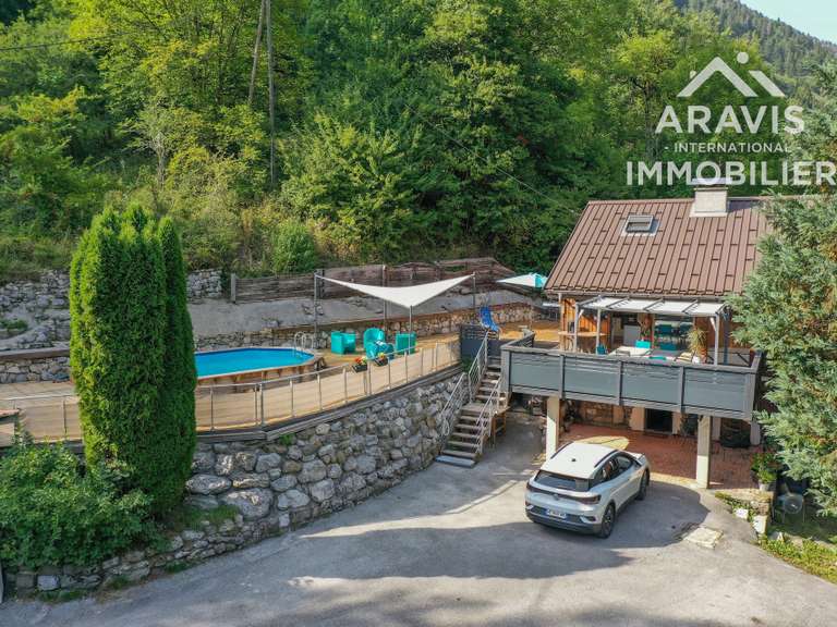 Maison Thônes - 4 chambres - 234m²