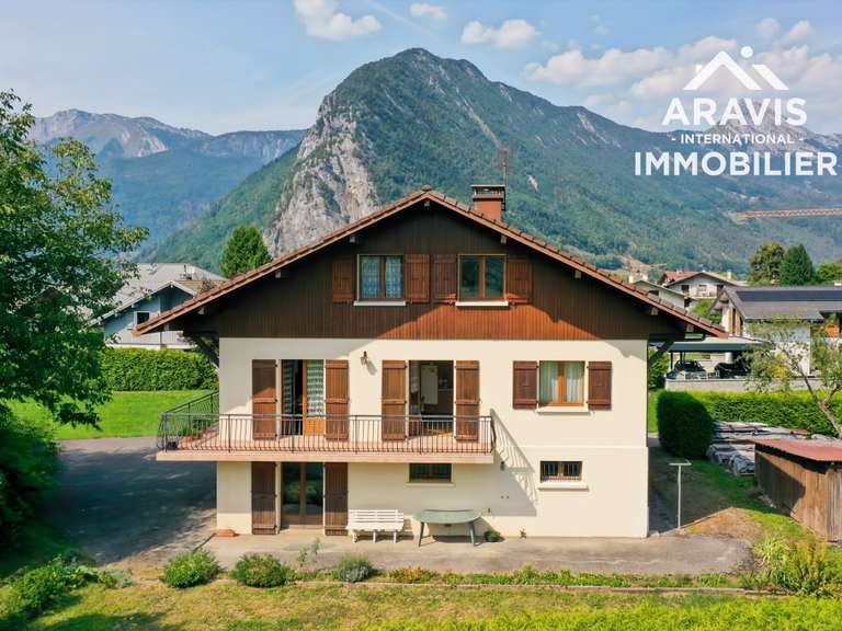 Maison Thônes - 5 chambres - 175m²