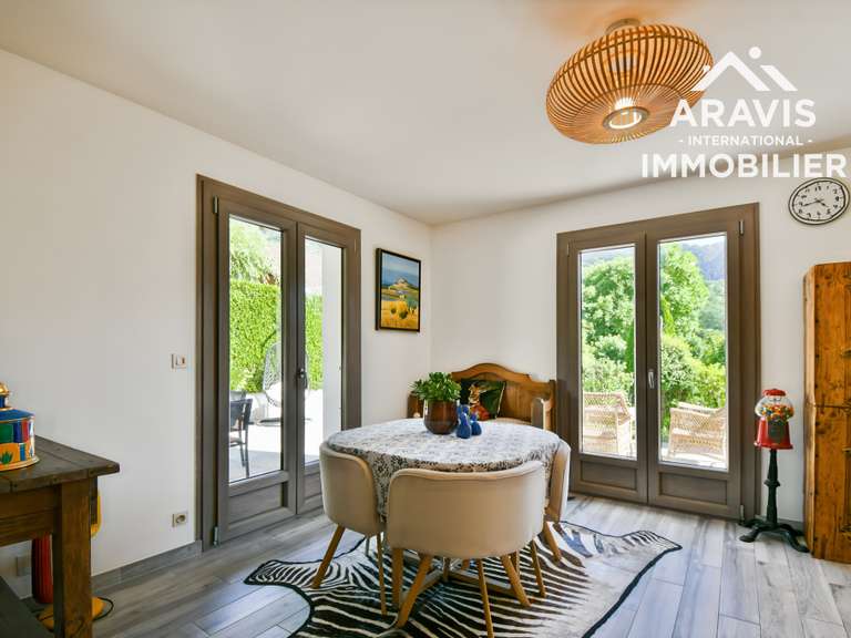Maison Thônes - 3 chambres - 147m²