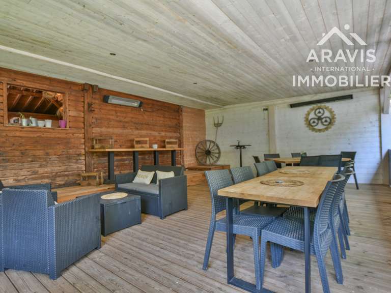 Maison Thônes - 4 chambres - 234m²