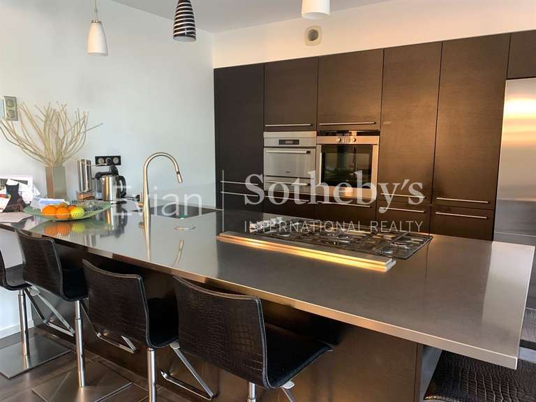 House Thonon-les-Bains - 4 bedrooms - 219m²