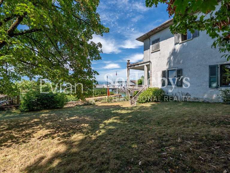 Maison Thonon-les-Bains - 14 chambres - 527m²