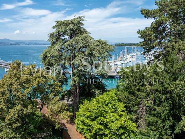 Maison Thonon-les-Bains - 14 chambres - 527m²