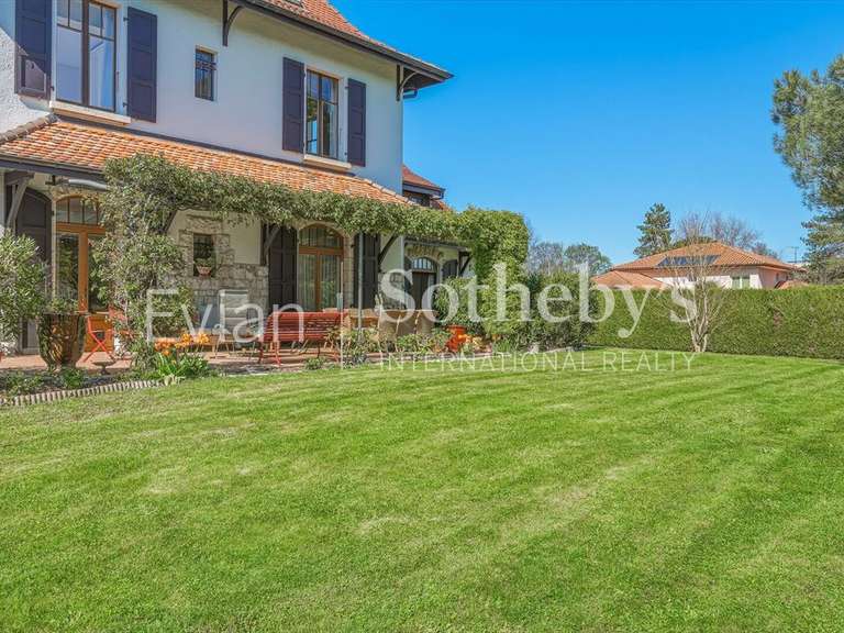 Maison Thonon-les-Bains - 4 chambres - 417m²