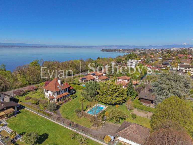 Maison Thonon-les-Bains - 4 chambres - 417m²