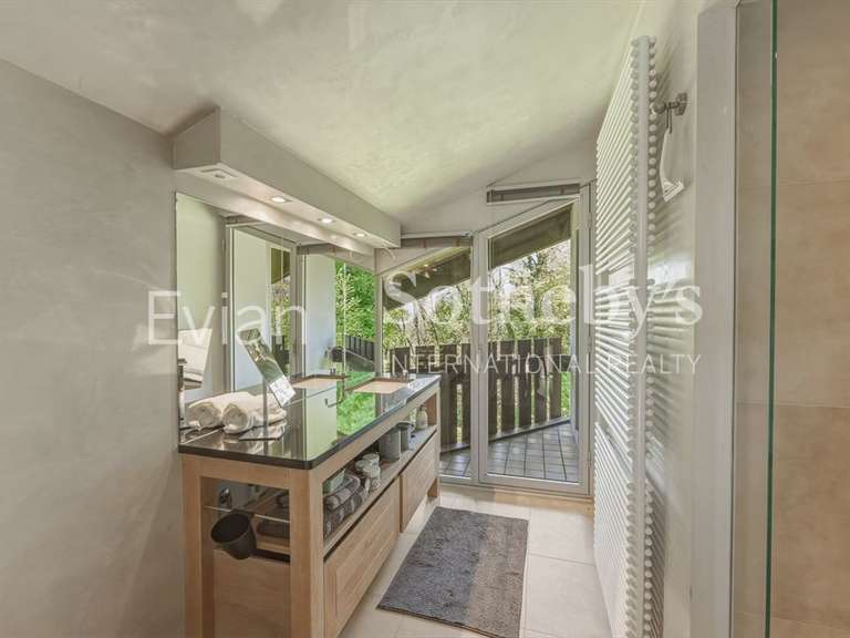 Maison Thonon-les-Bains - 5 chambres - 306m²