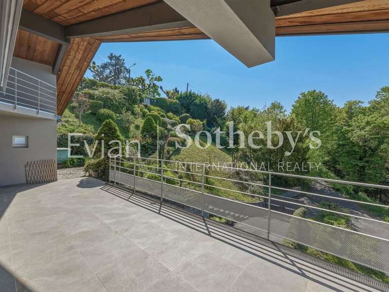 Maison Thonon-les-Bains - 5 chambres - 306m²