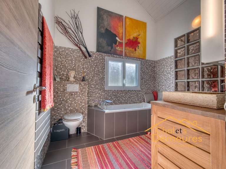 House Thonon-les-Bains - 4 bedrooms - 388m²