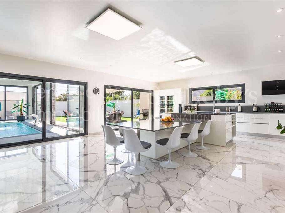 Maison Thuir