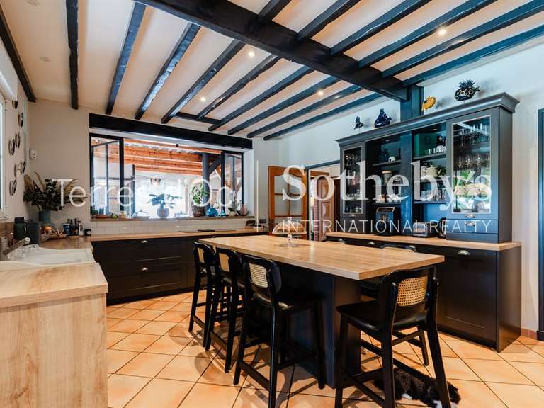 Maison Thuir - 5 chambres - 300m²