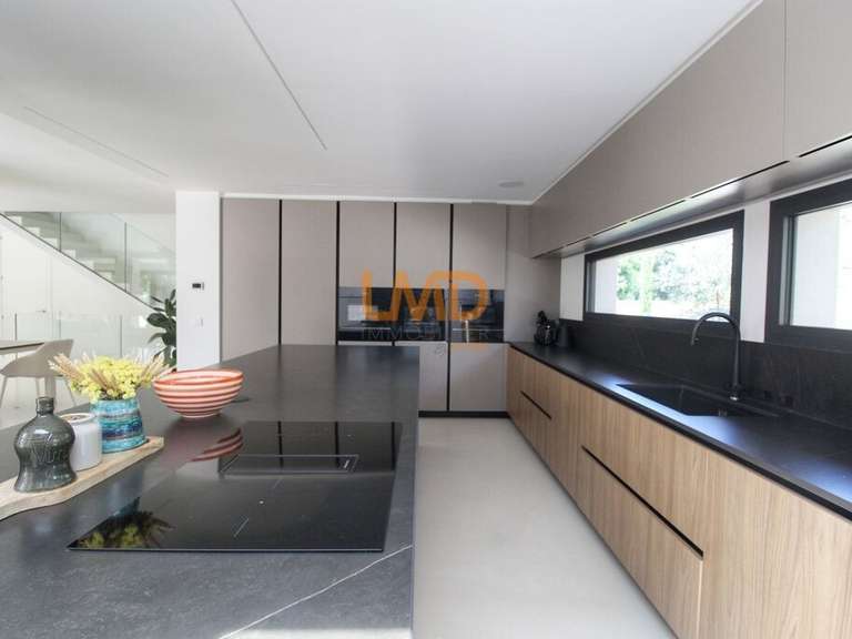 Villa Thuir - 4 chambres - 251m²