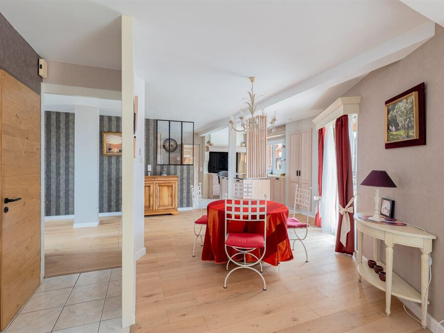 Maison Thurins