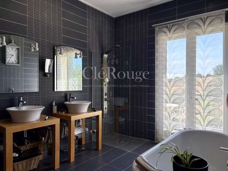 House Tombeboeuf - 3 bedrooms - 200m²