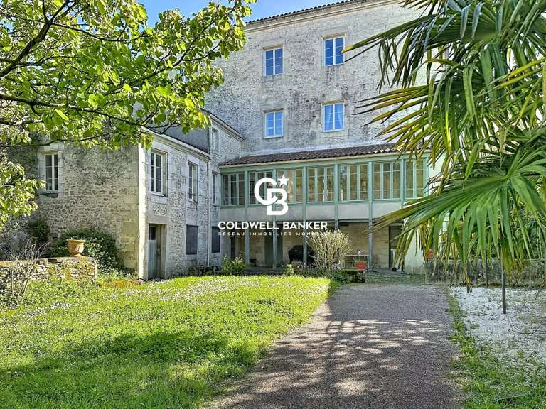 Maison Tonnay-Charente - 6 chambres - 386m²