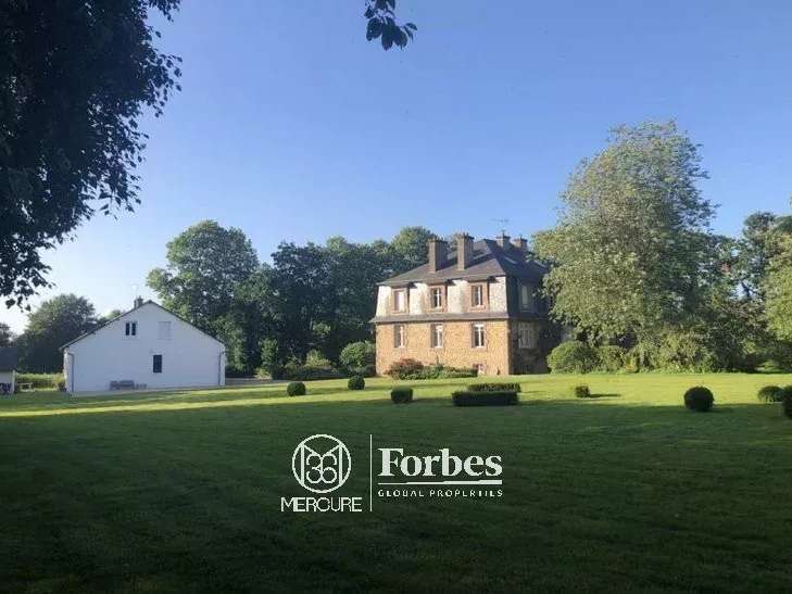 Propriété Tonquédec - 10 chambres - 407m²