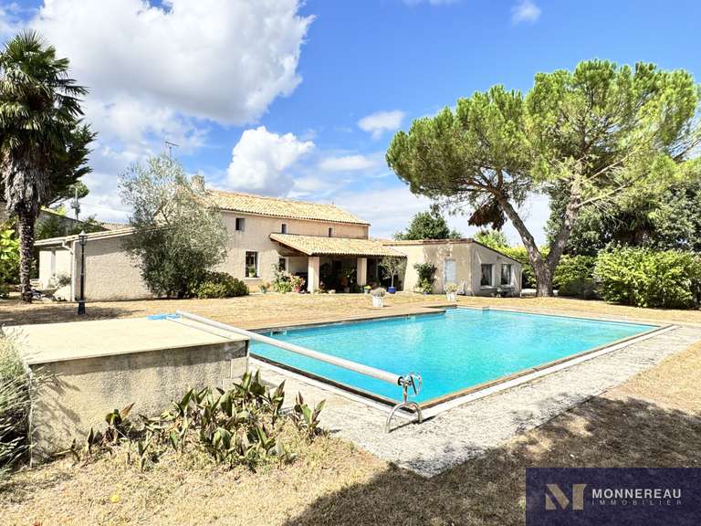 House Torsac - 4 bedrooms - 274m²