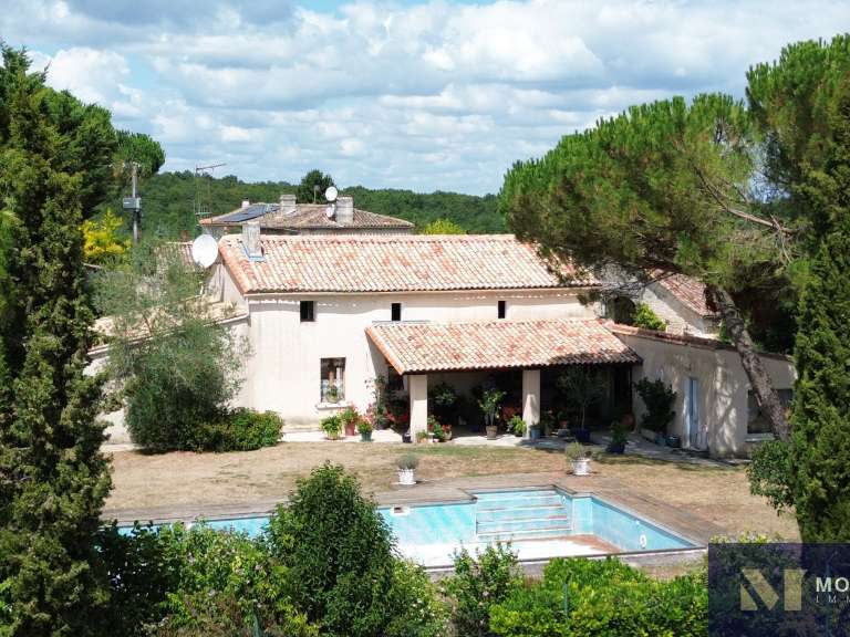 House Torsac - 4 bedrooms - 274m²