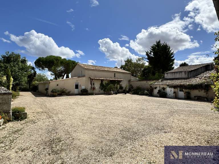 House Torsac - 4 bedrooms - 274m²