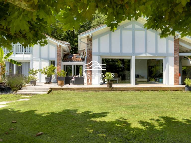 Maison Tosse - 9 chambres - 295m²