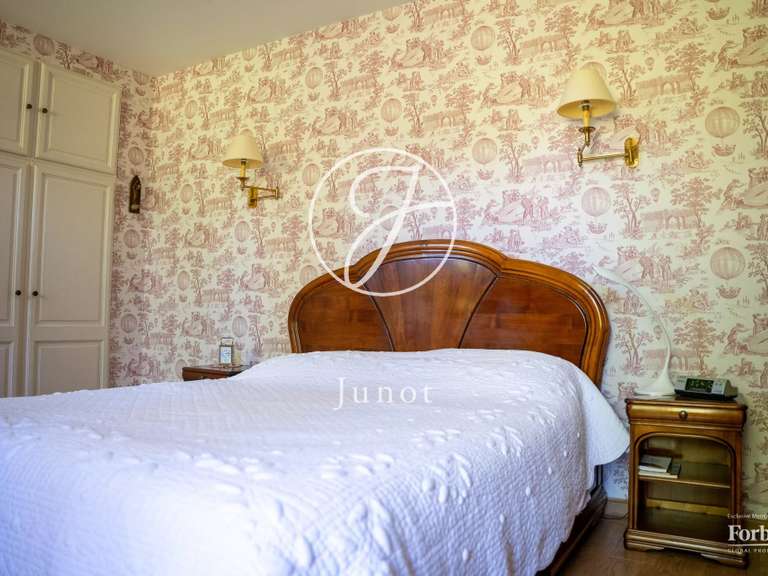 Propriété Toucy - 14 chambres - 3000m²