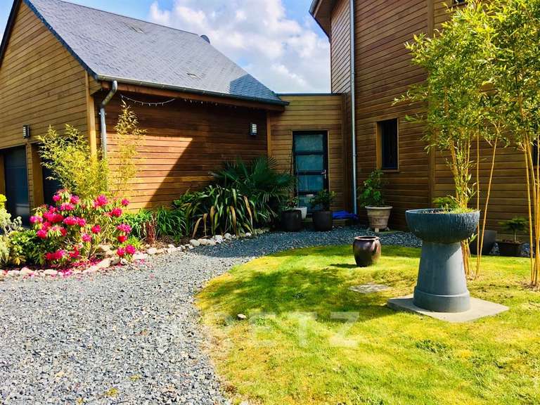 House Touffréville - 4 bedrooms - 270m²