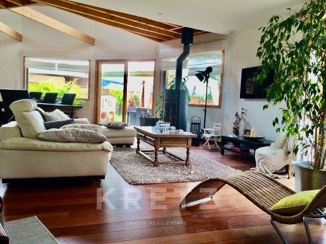 House Touffréville - 4 bedrooms - 270m²