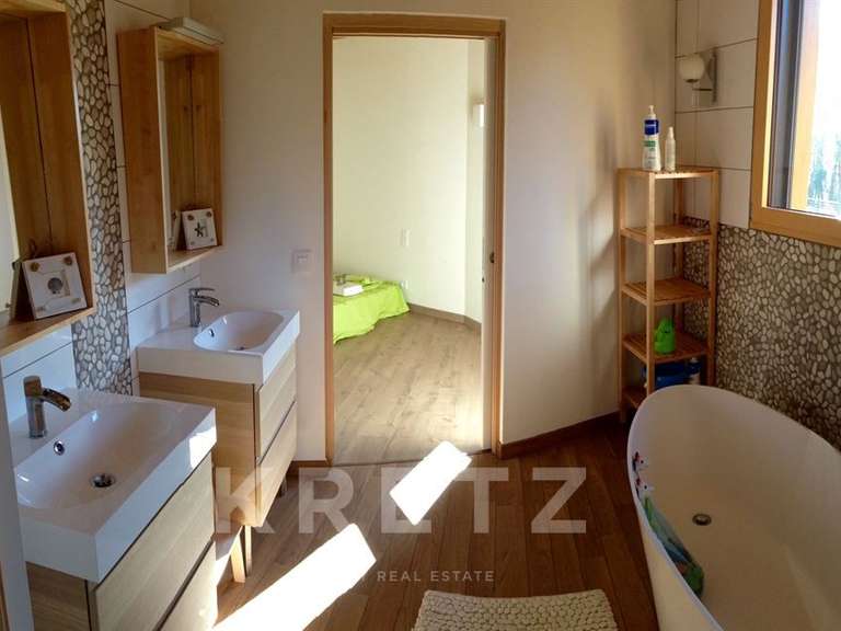 House Touffréville - 4 bedrooms - 270m²