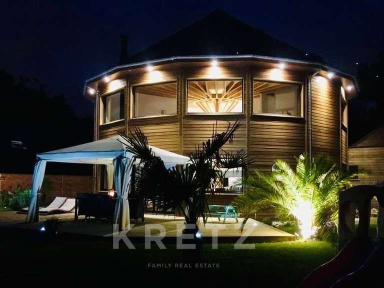 House Touffréville - 4 bedrooms - 270m²