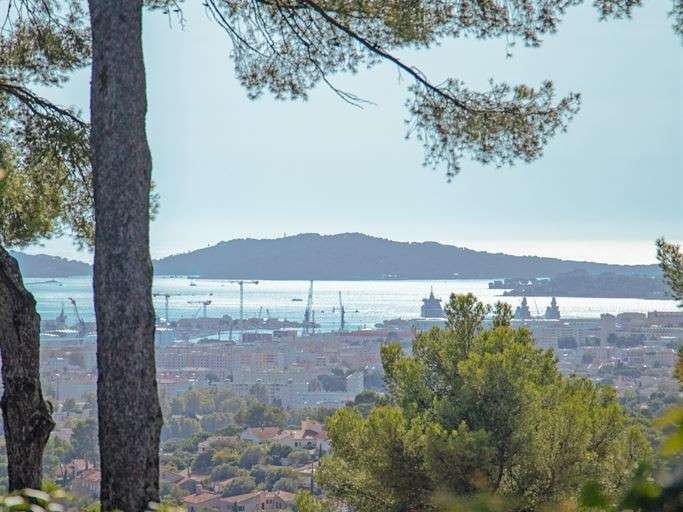 Maison Toulon - 8 chambres - 322m²