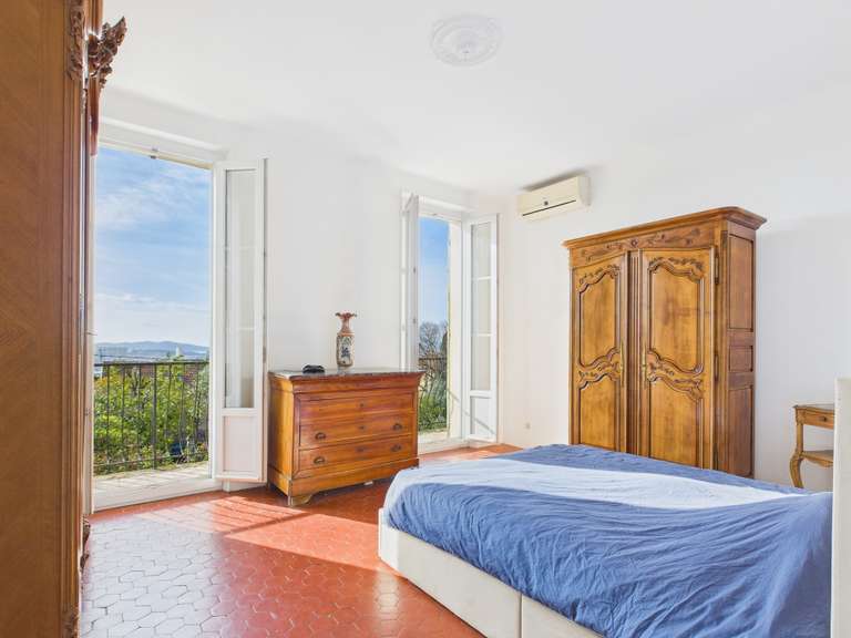 Maison Toulon - 4 chambres - 219m²