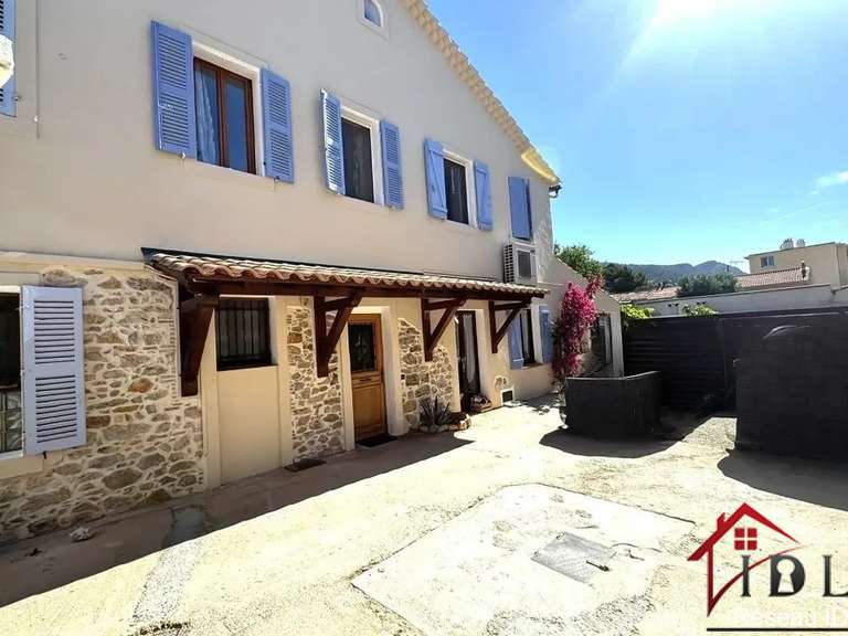 Villa Toulon - 5 chambres - 111m²