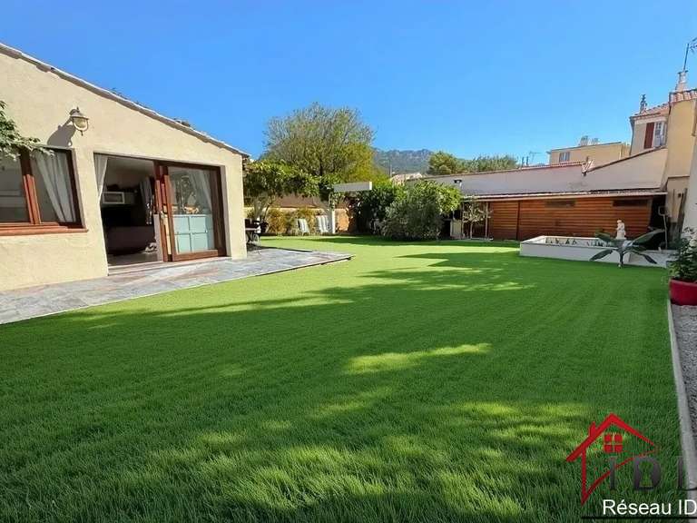Villa Toulon - 5 chambres - 111m²