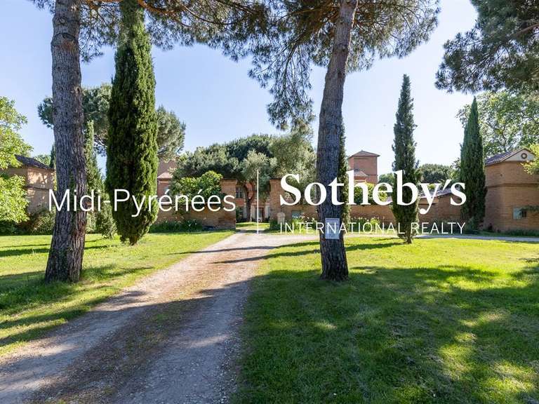 Maison Toulouse - 8 chambres - 645m²