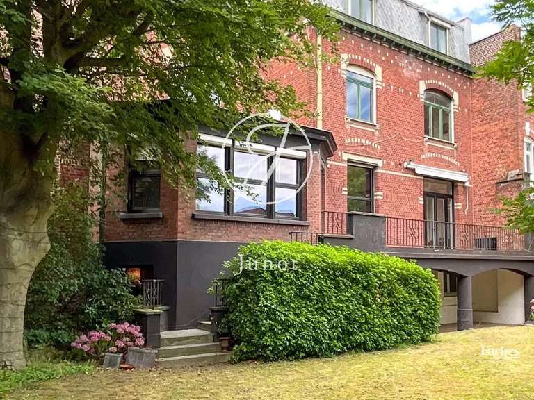Maison Tourcoing - 7 chambres - 407m²