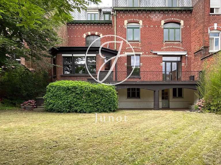 Maison Tourcoing - 7 chambres - 407m²
