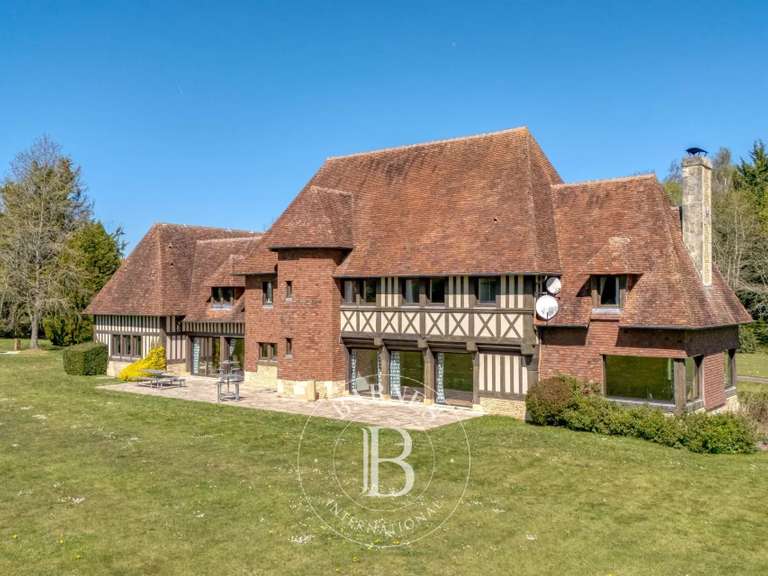 Maison Tourgéville - 9 chambres - 500m²