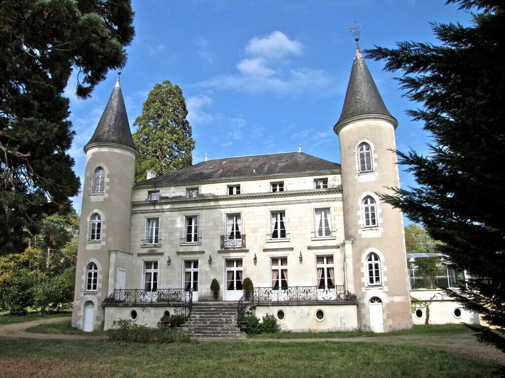 Property Tournon-Saint-Pierre